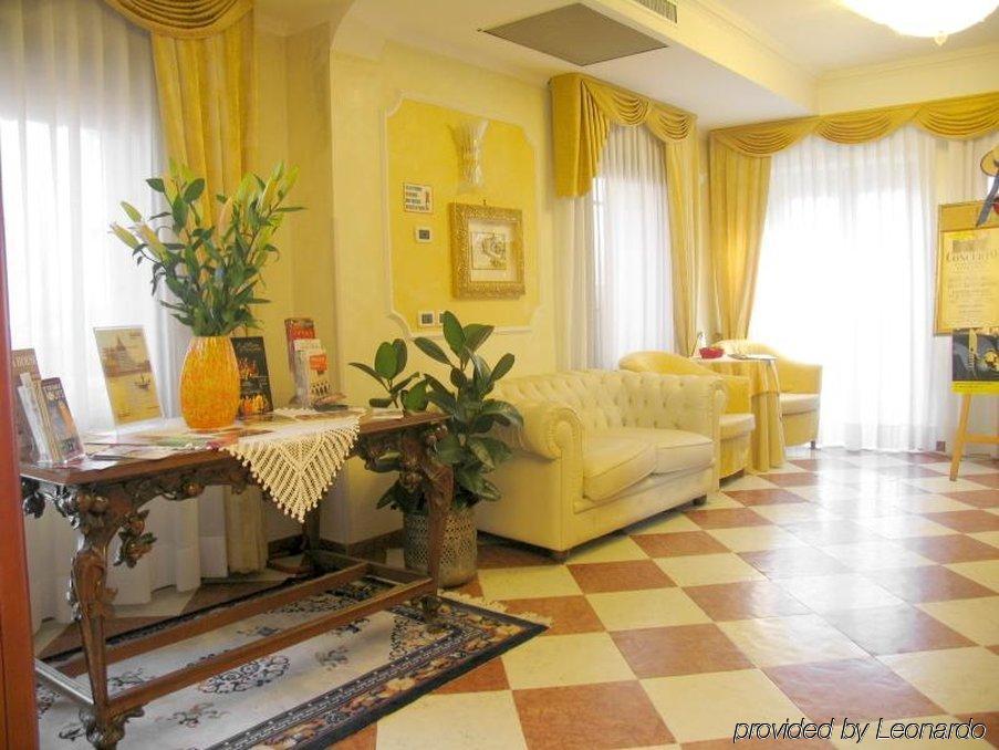Hotel Russo Palace Lido di Venezia Bagian luar foto