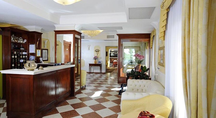 Hotel Russo Palace Lido di Venezia Bagian luar foto